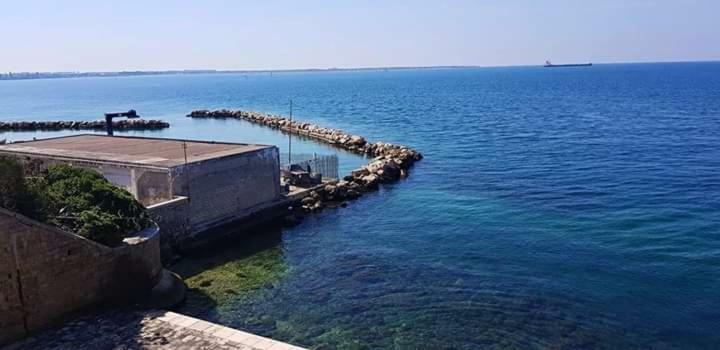 Al Molo Sant'Eligio Hotel Taranto Exterior foto
